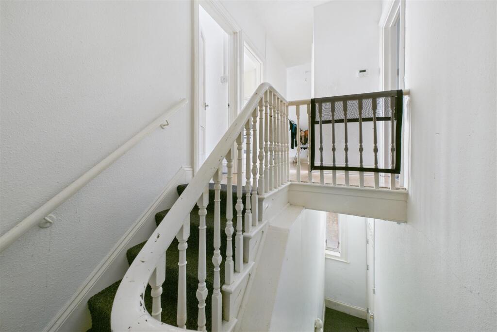 CAM01335G0-PR0170-STILL015.jpg