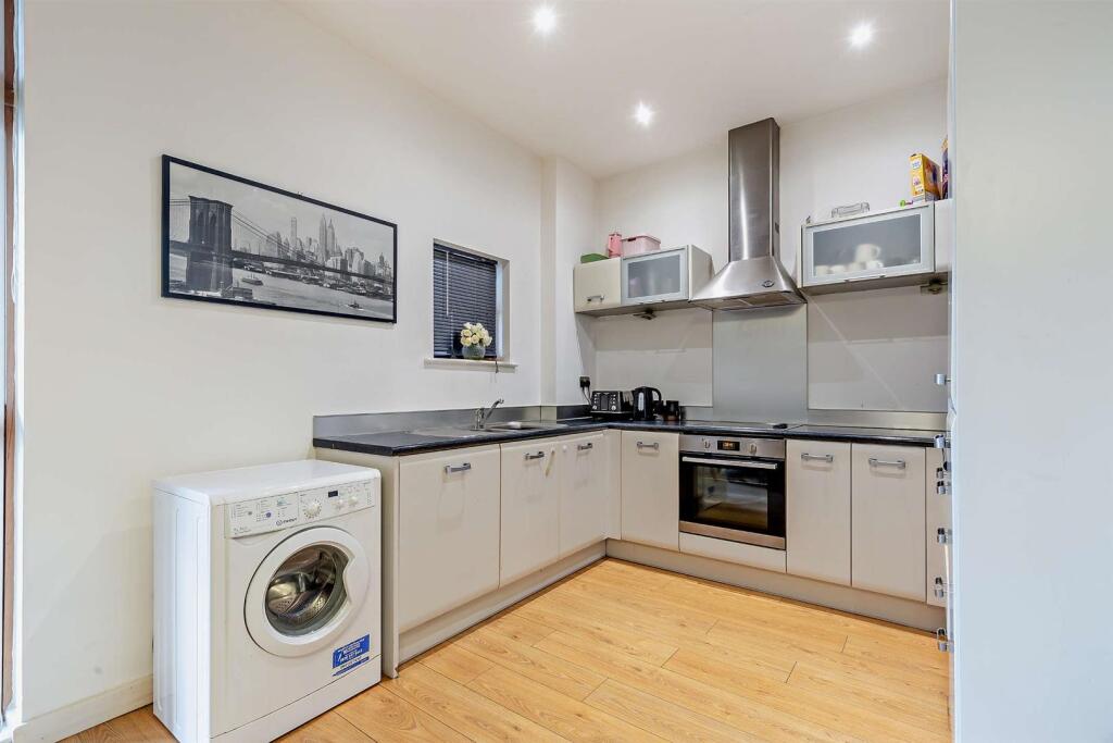 8665325-interior03-800.jpg