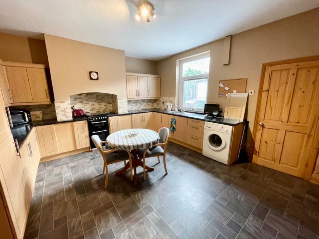KITCHEN DINING ROOM