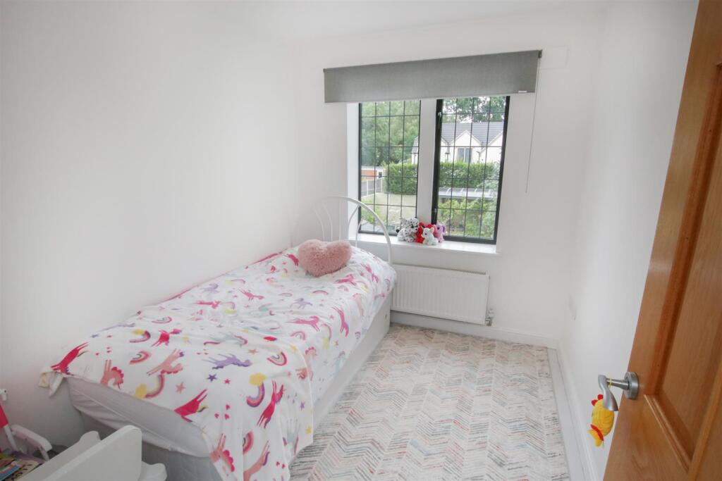 BEDROOM 5