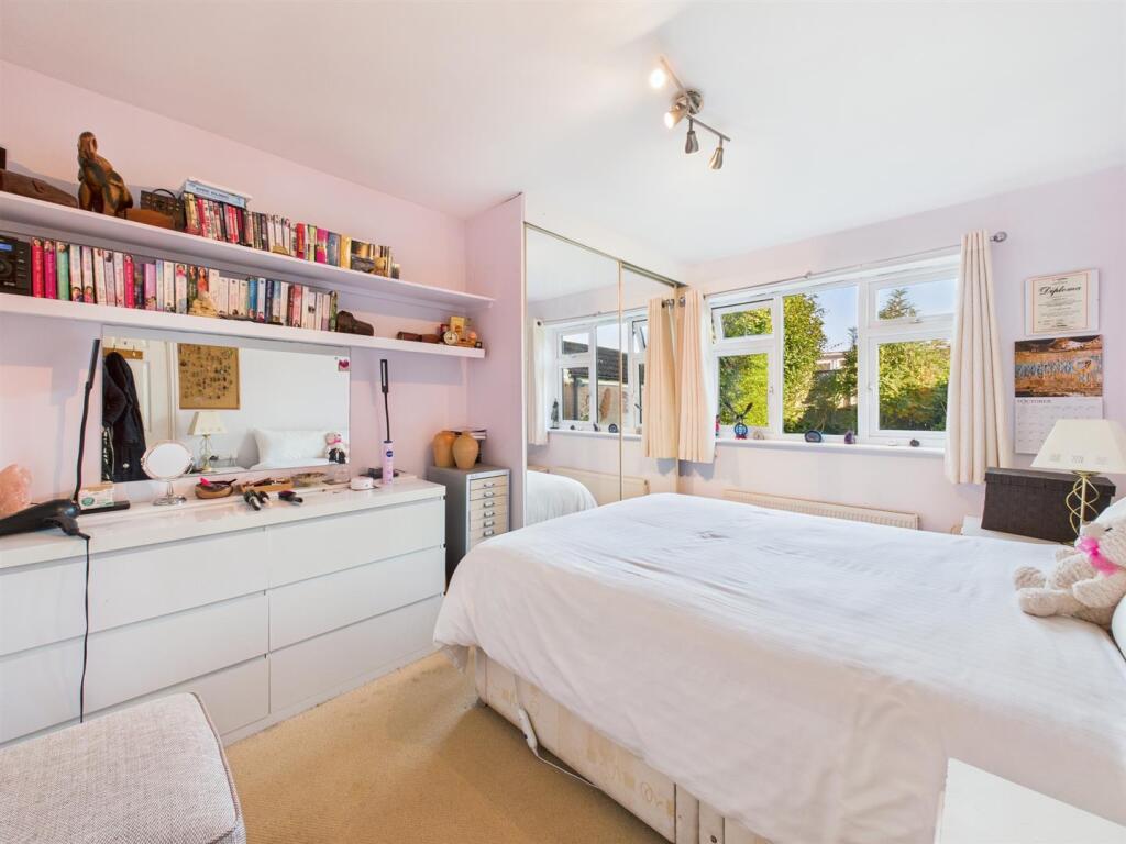 Bedroom: