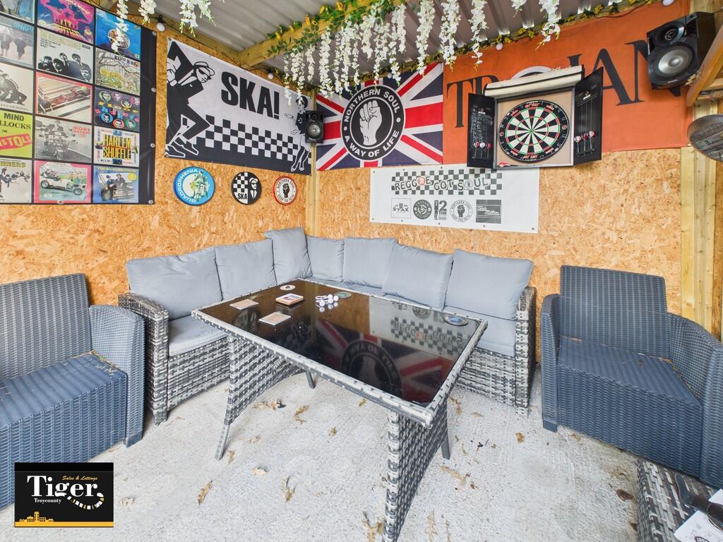 CAM02176G0-PR0772...