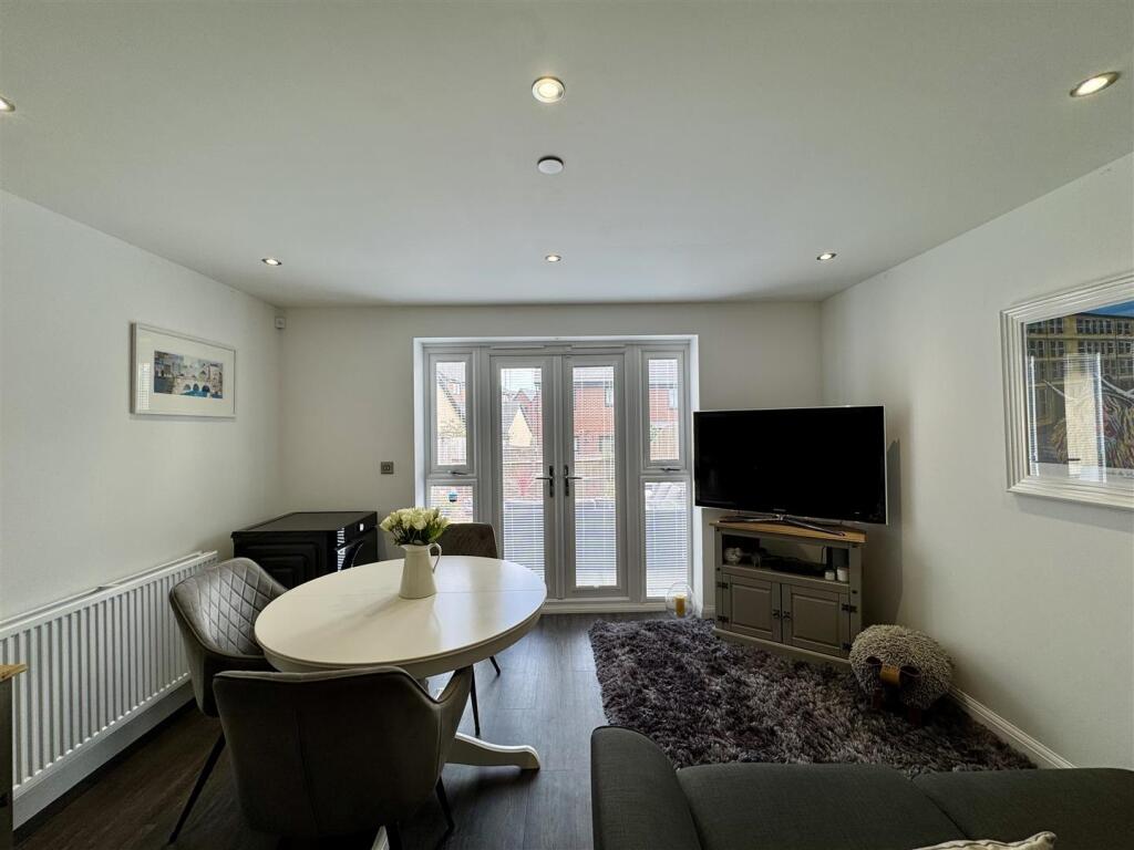 Open Plan Kitchen Dining Room