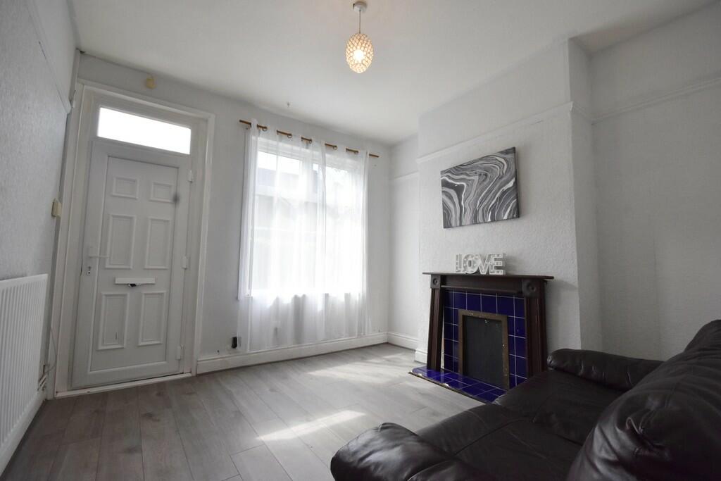 Front Room-min