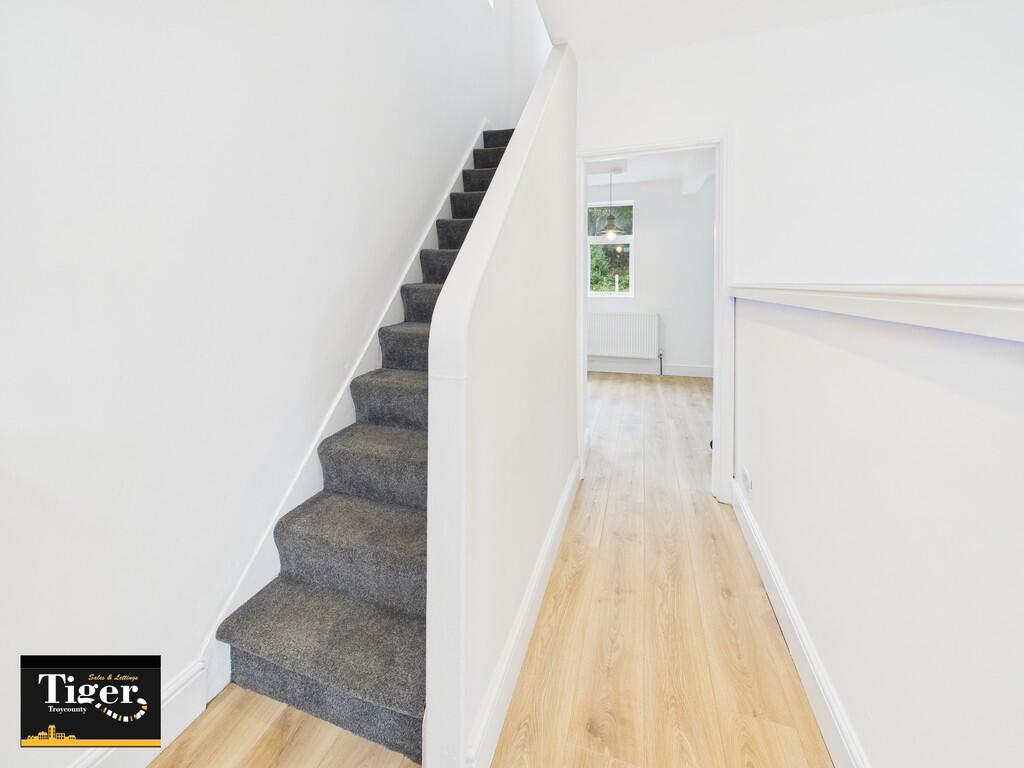 CAM02176G0-PR0720...