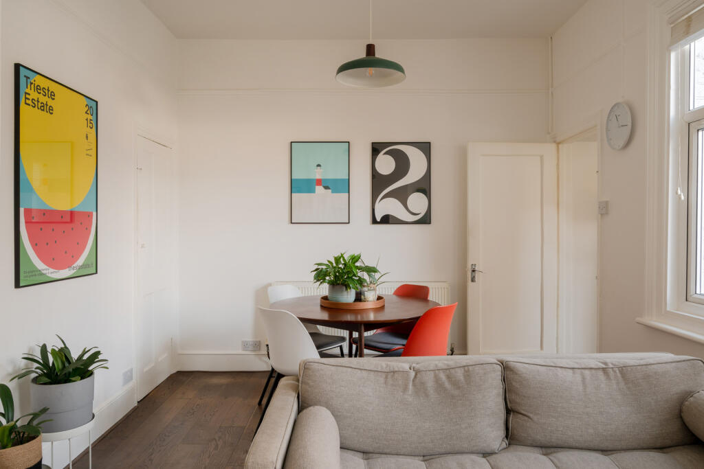 322837 - Tottenhall Road, London N13 - high res...