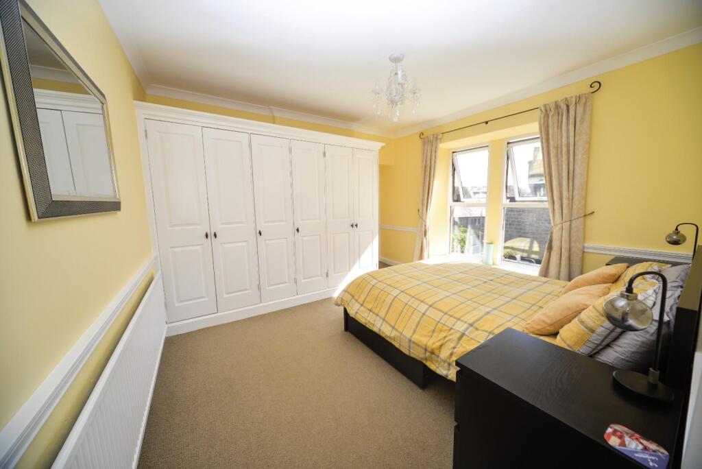 Principal bedroom.jpg