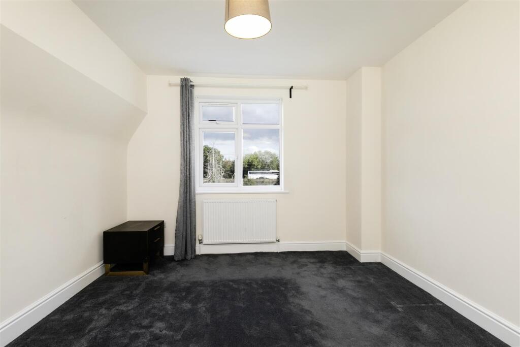 34 Hale Grove Gardens -12.jpg