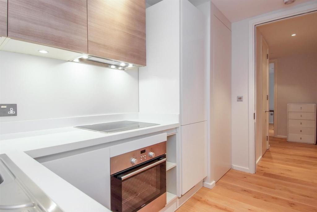 Meritas_15_kitchen2.jpg