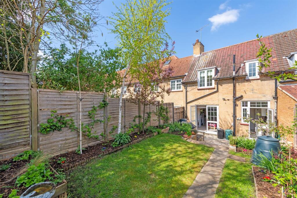 Henty Walk Hi-11.jpg