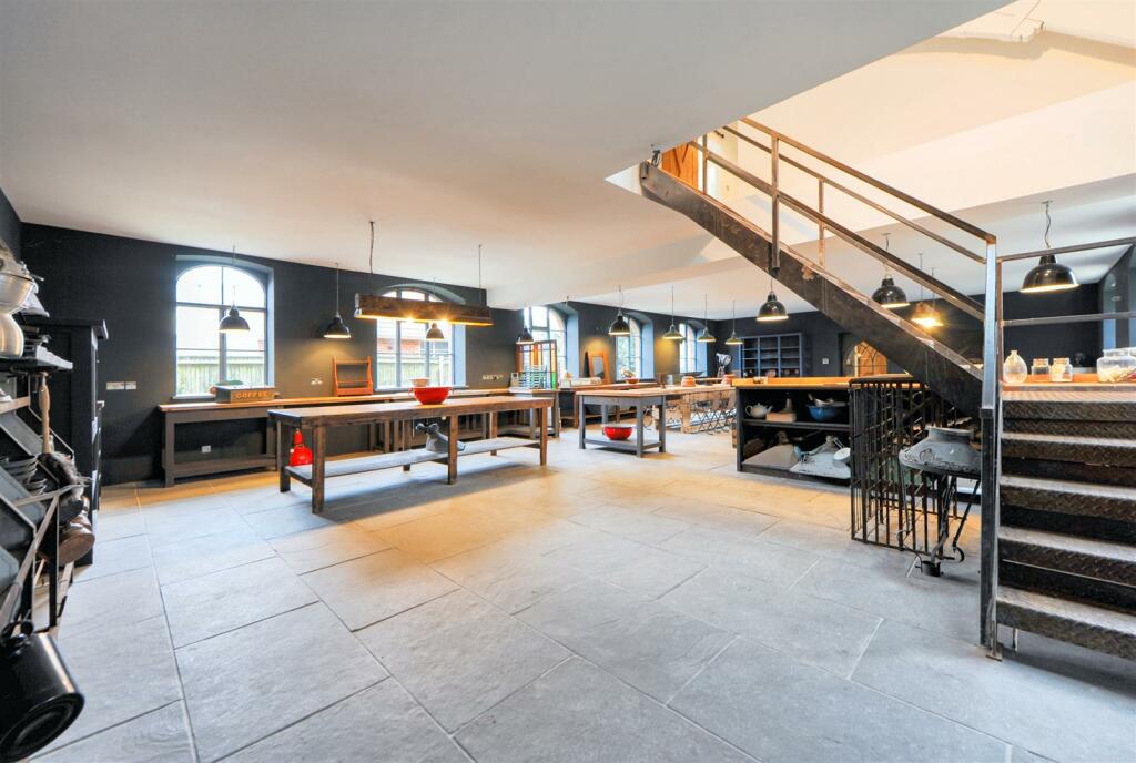 Kitchen Area.jpg