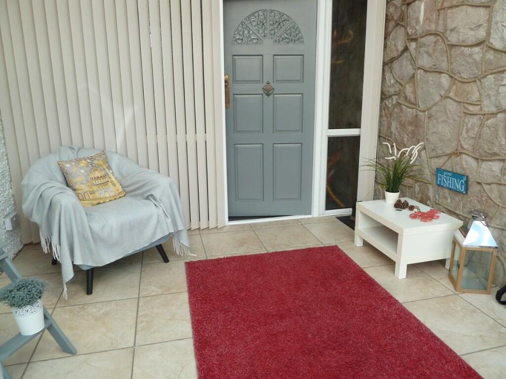 Entrance foyer/porch