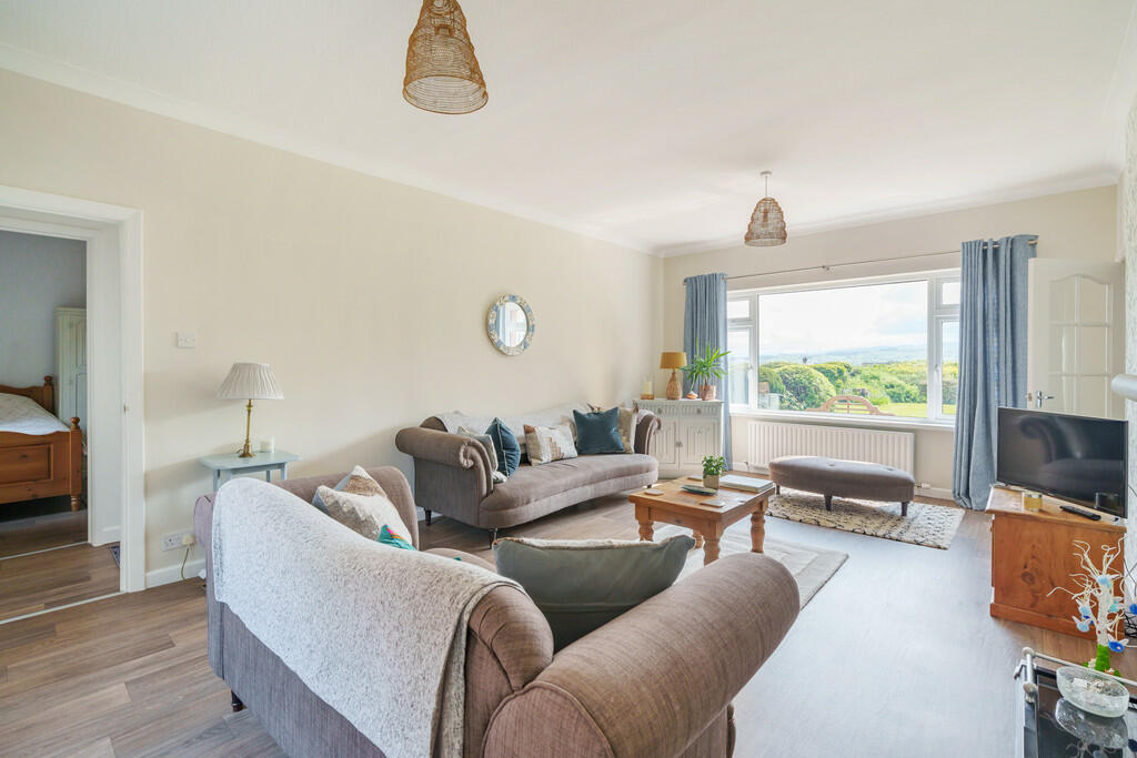 Brent Cottage Liv...