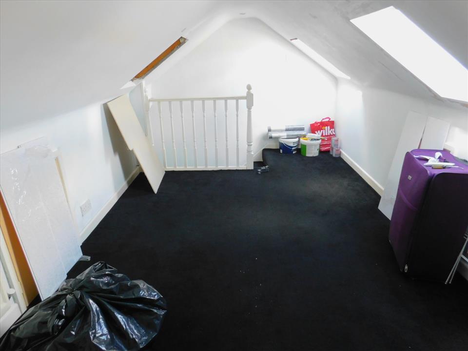 LOFT ROOM