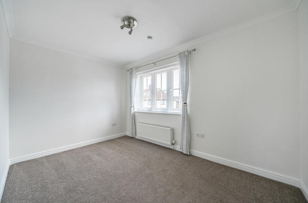 1310428-11-685eae...