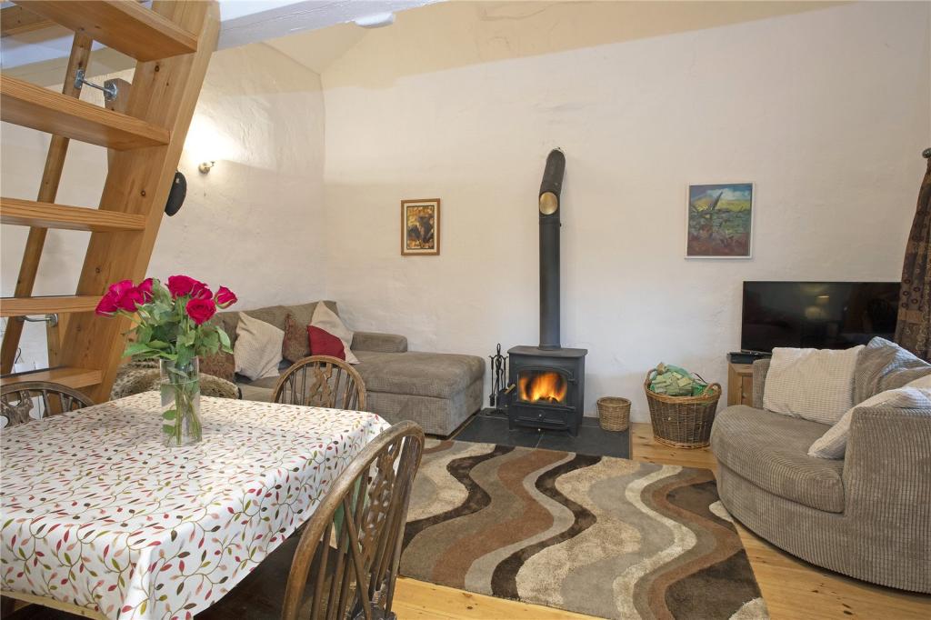 Cae Canol Cottage