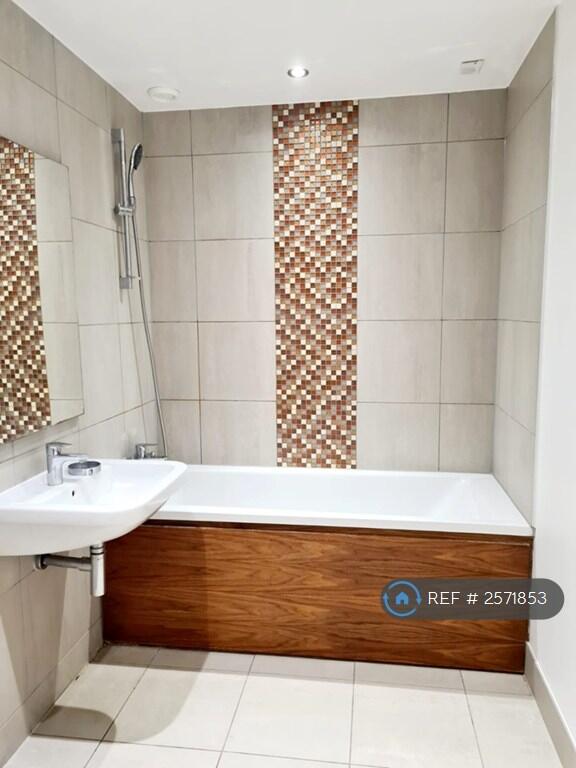 Newly Decorated With New Bath