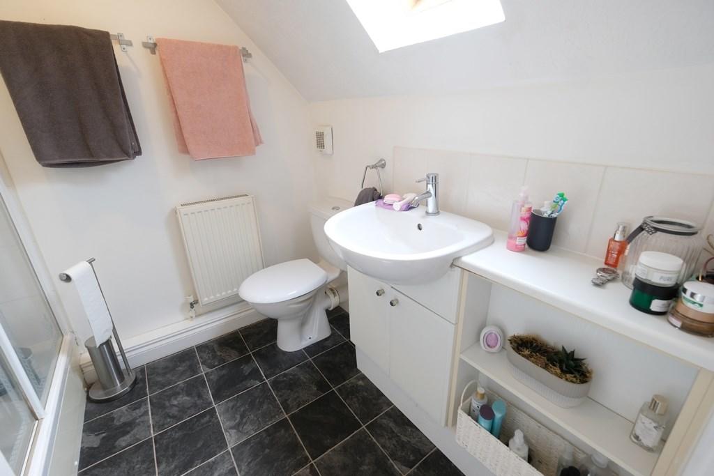 ENSUITE SHOWER ROOM