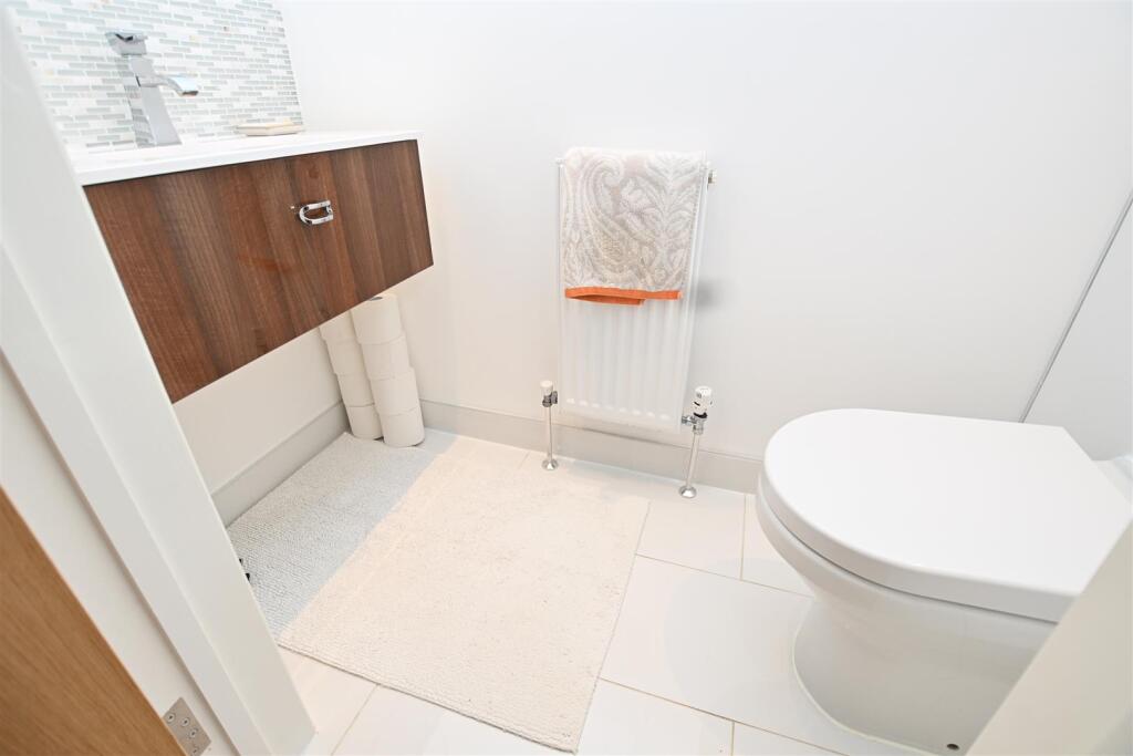 First Floor Cloakroom