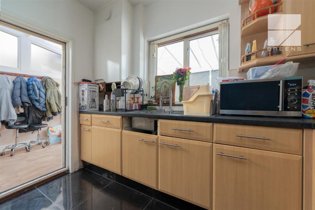 26 Leasownes Road_0012.jpg