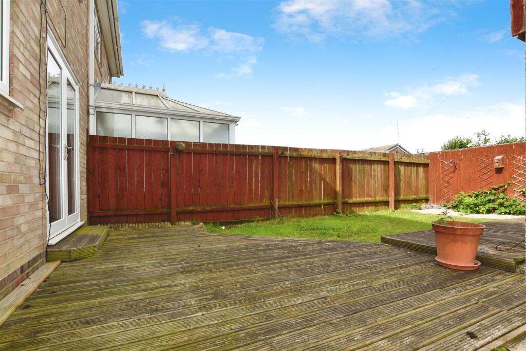 8f33b342-garden.JPG