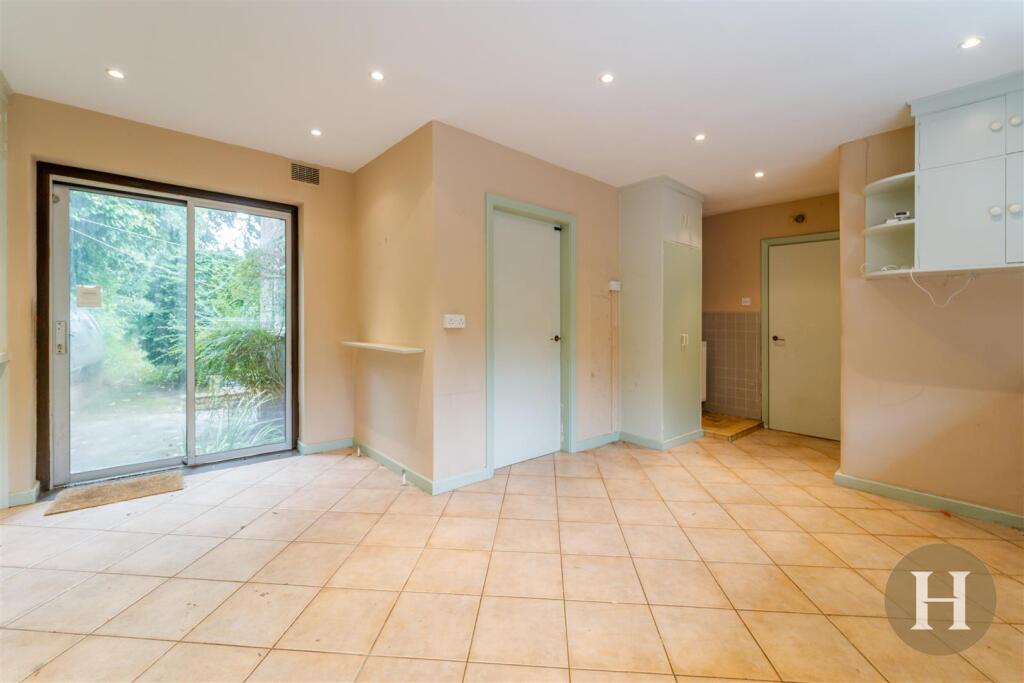 Hadleigh Estate Agents-36.jpg