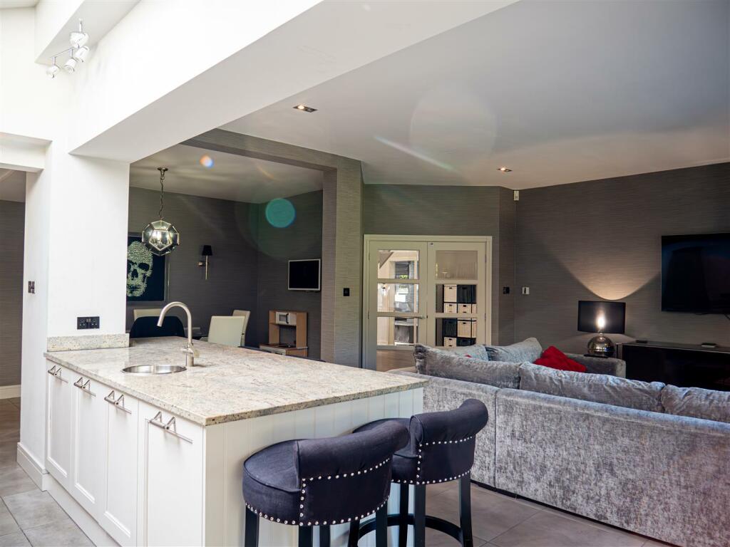 Kitchen-living