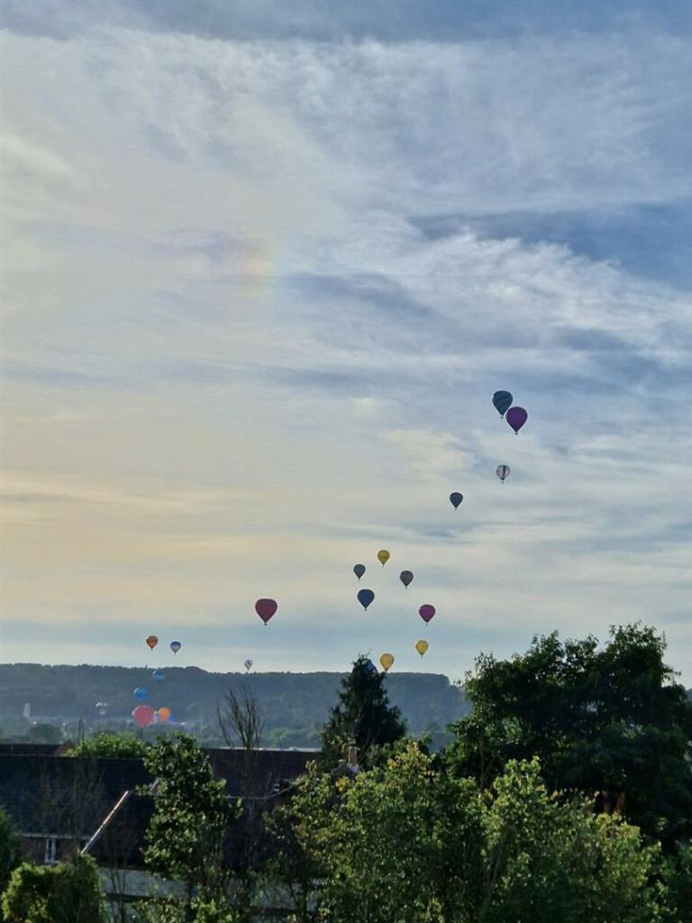 Balloon 1.jpg