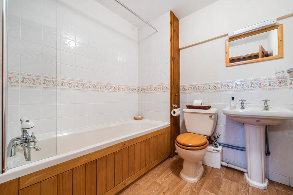 Bathroom - Lower ...