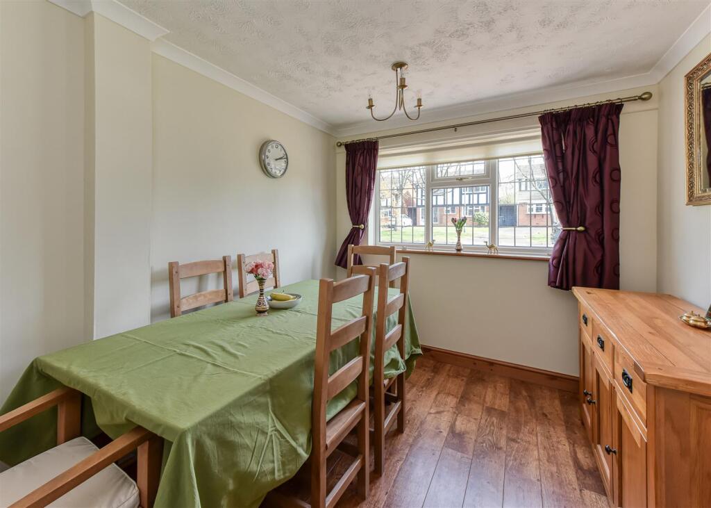 55 Woodcote Road-dining1.jpg
