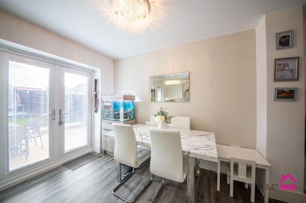 Kitchen / Dining Room