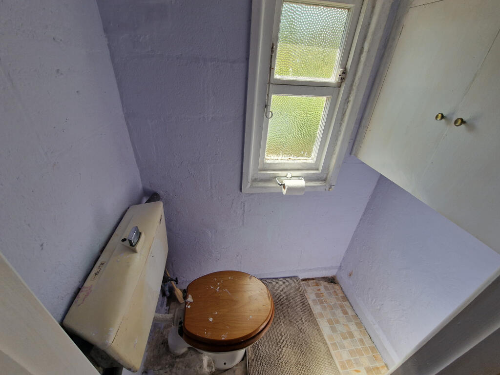 Separate WC