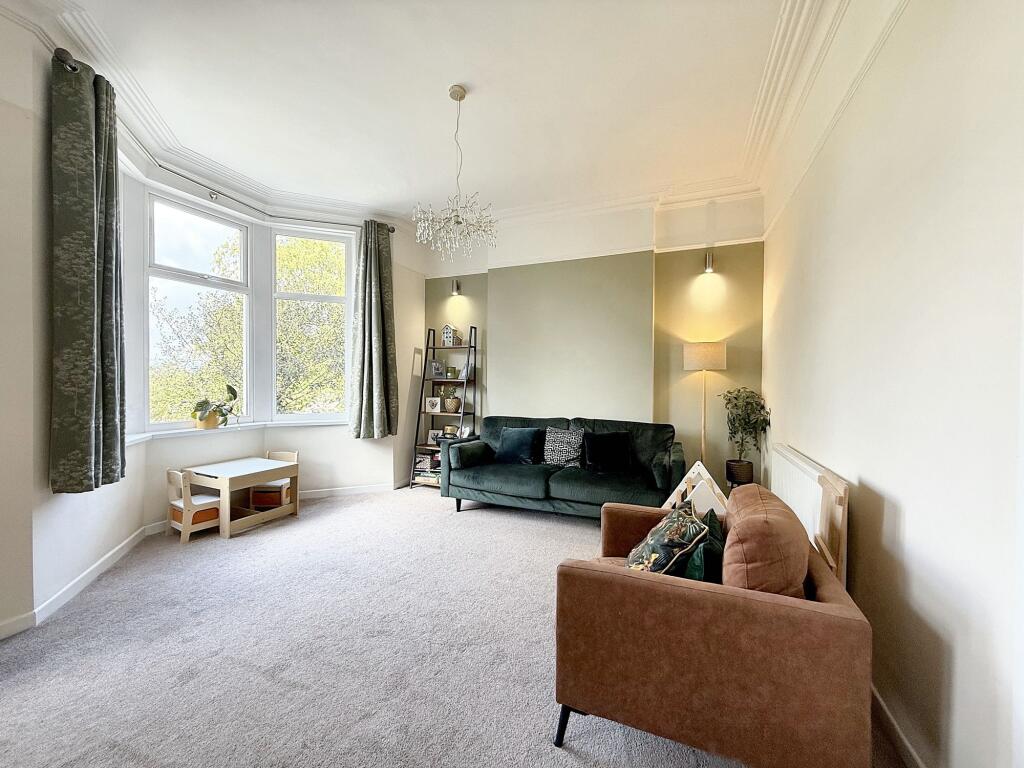 Lounge &amp; Sitting Rooms