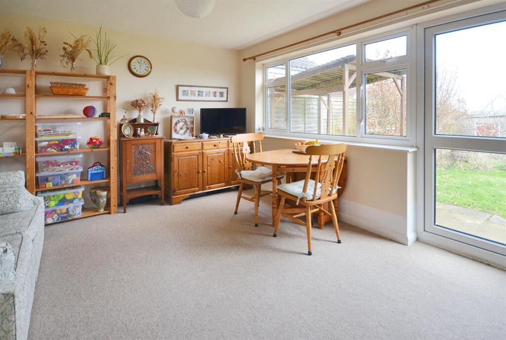 Sitting/Dining Room