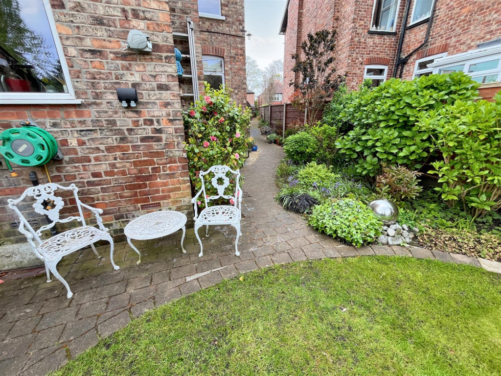 Gardens Aspect 4