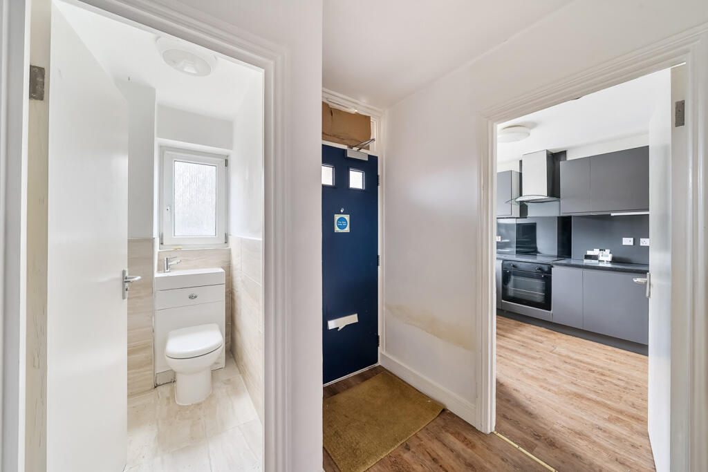 1317933-13-685d14...