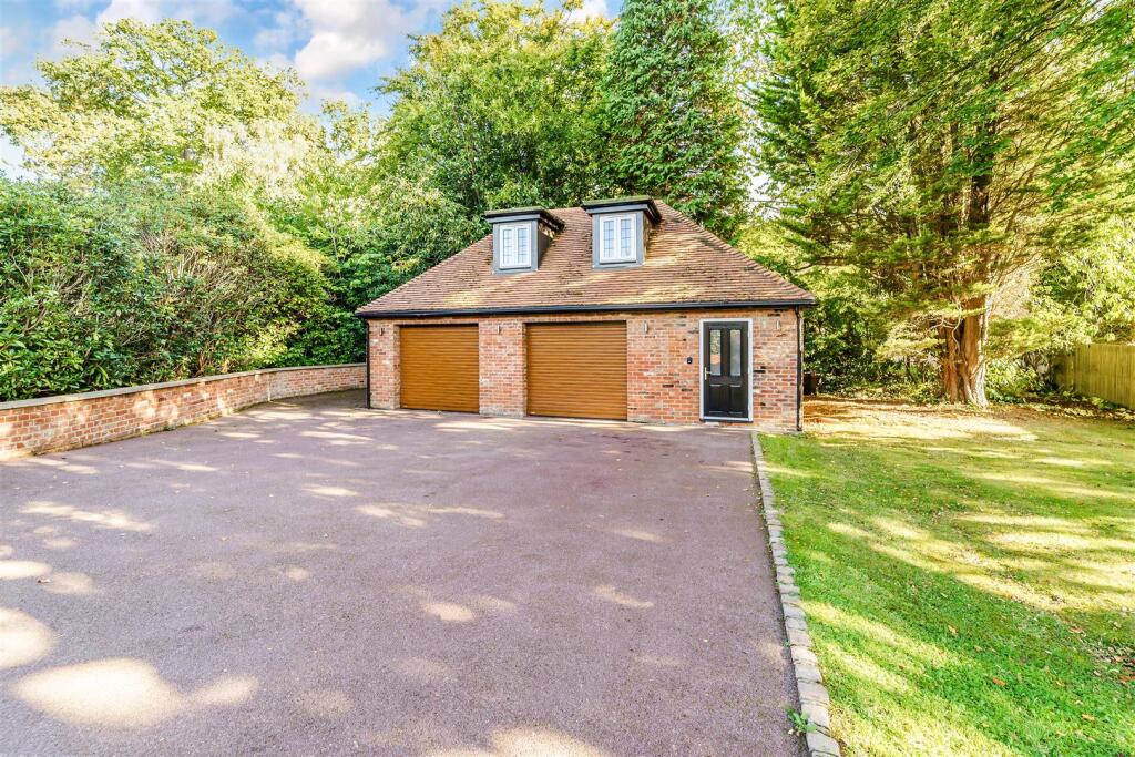 HOYLAND DOWN (16).jpg