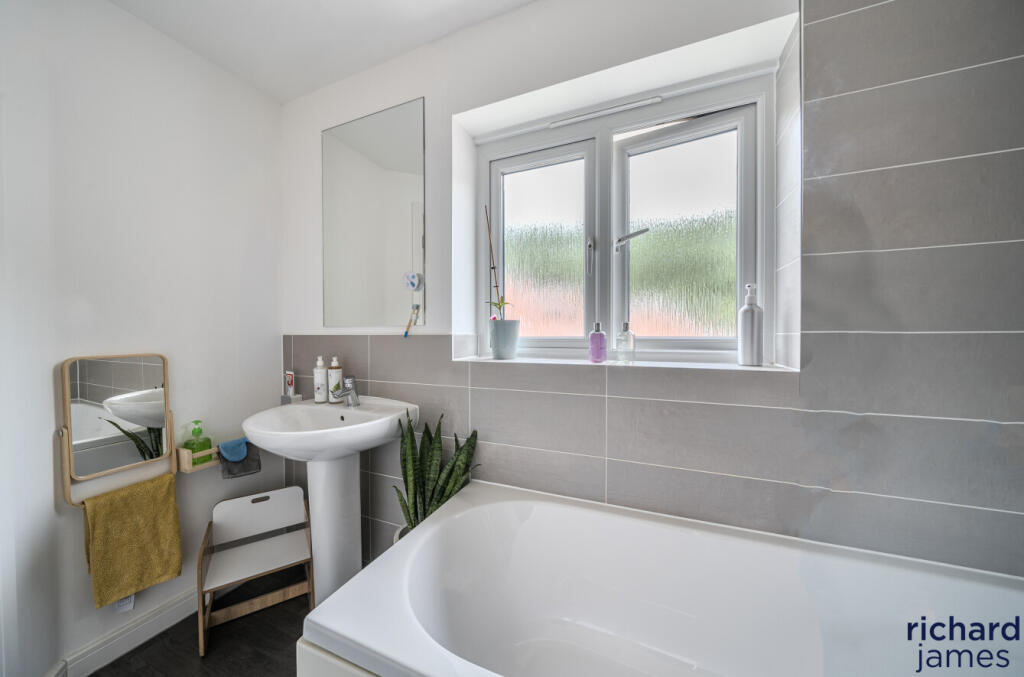 19733627a8734a589634d89457e54db4