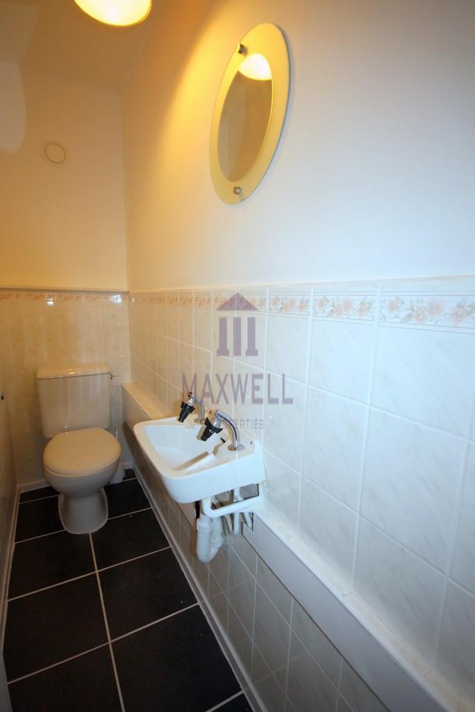 Double room for rent, let in 4 bedroom share house