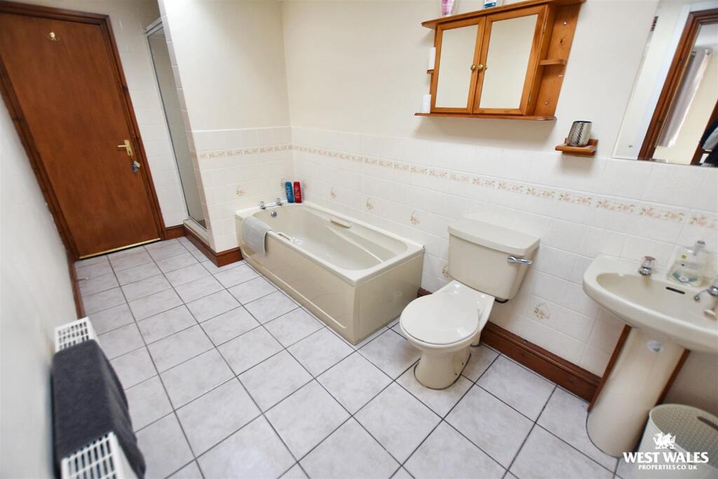 1 - 2025-10-26T201535.592.jpg