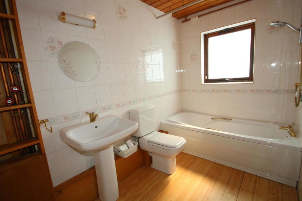 Bathroom 2