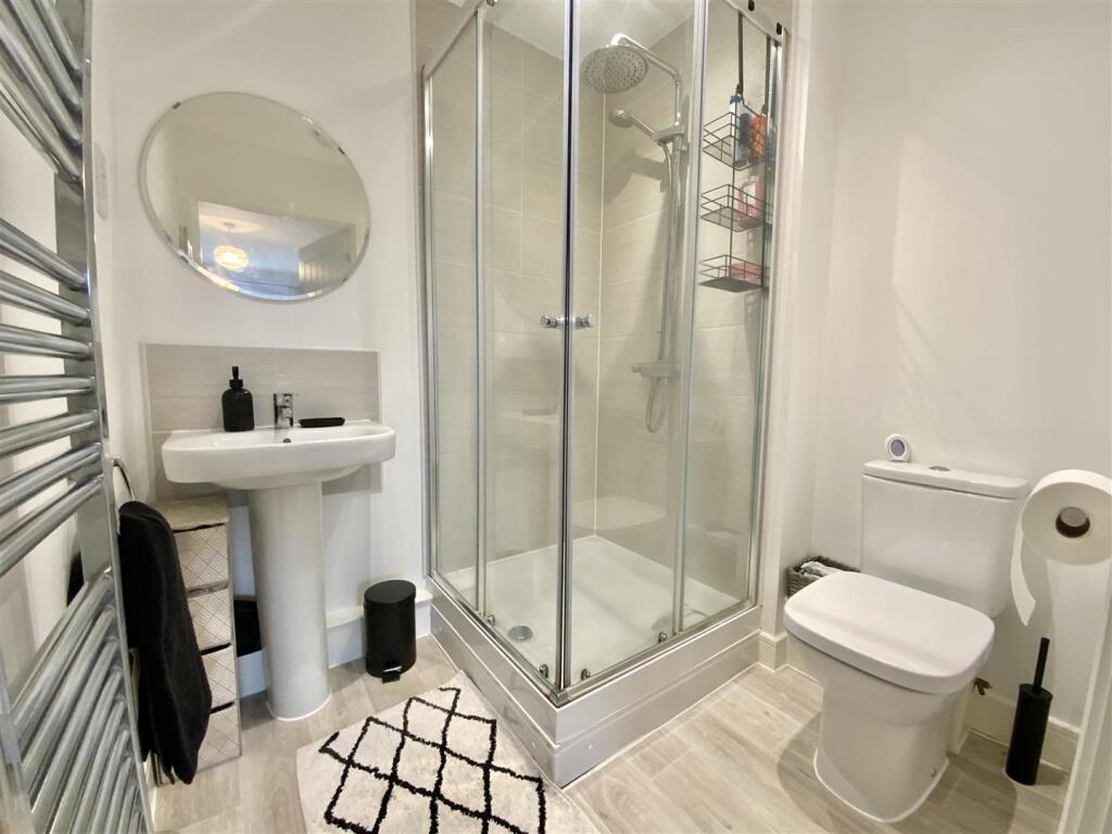 Ensuite shower room
