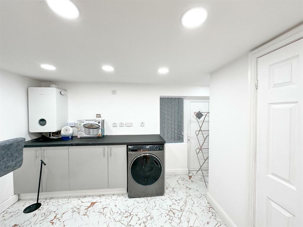 Staycasa Accommodation Manchester Carrill  2024AUG