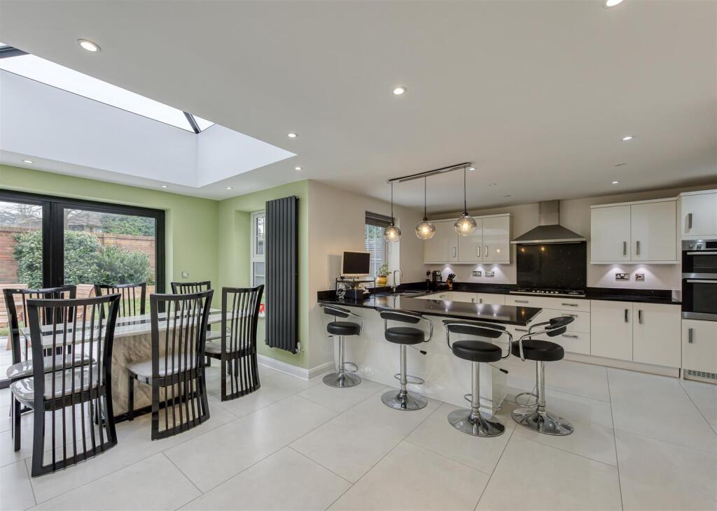 9 Henry Fowler Drive-kitchen1.jpg