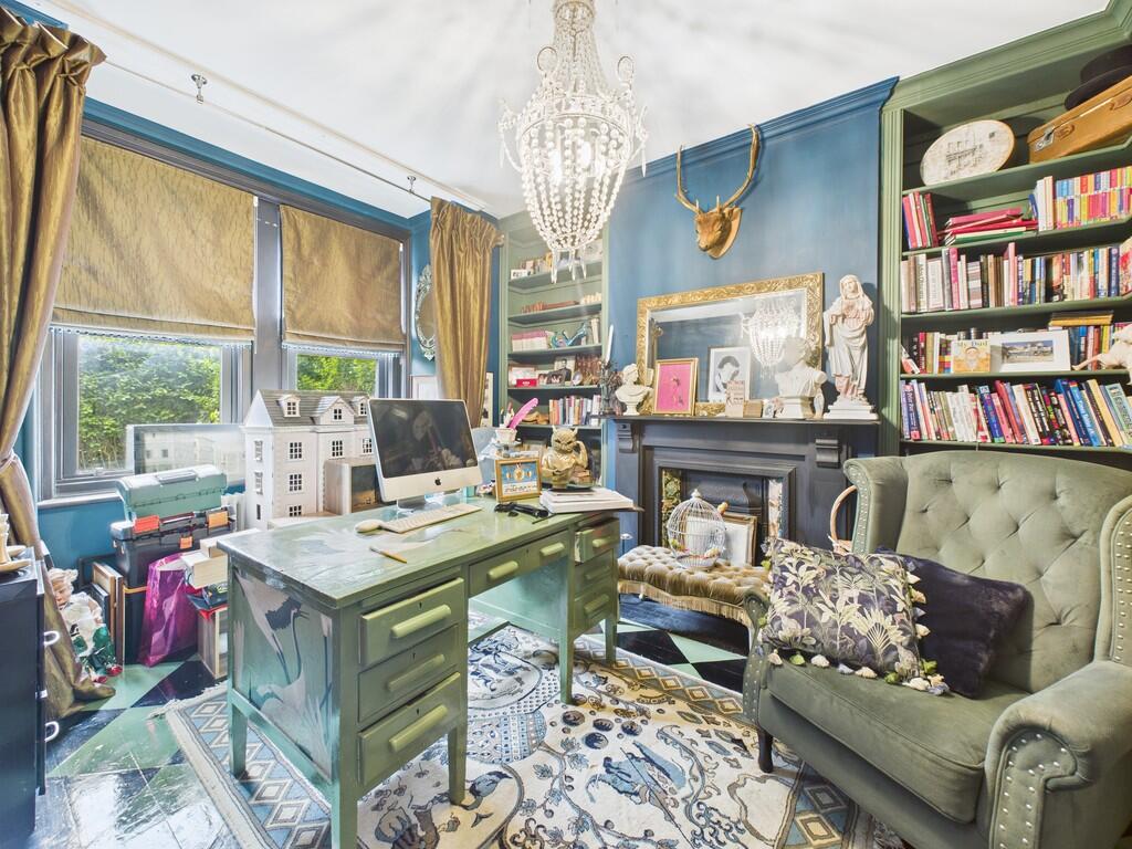 CAM05068G0-PR0032...