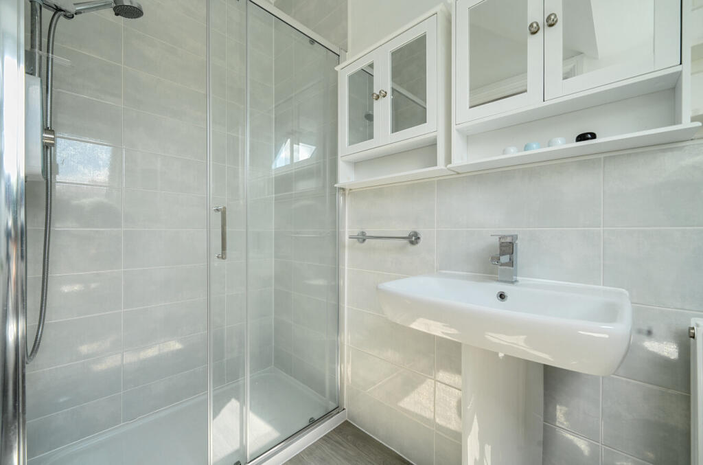 En Suite Shower Room