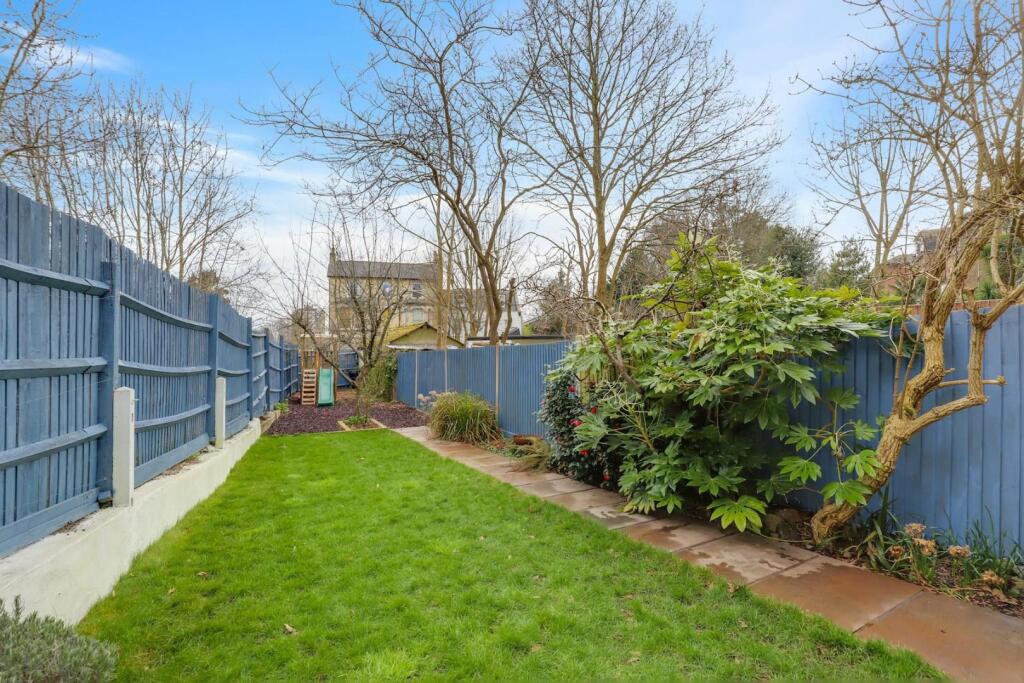 07-ee00JHPropWpen - 48 Anerley Park - 19-medium.jp