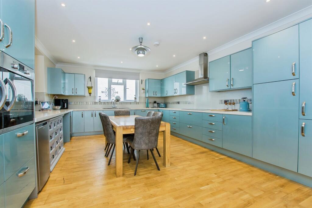 Kitchen / Diner
