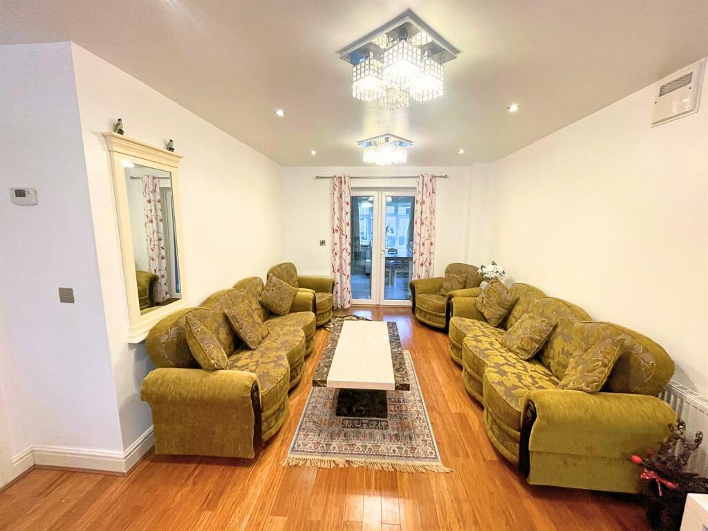 Reception room.