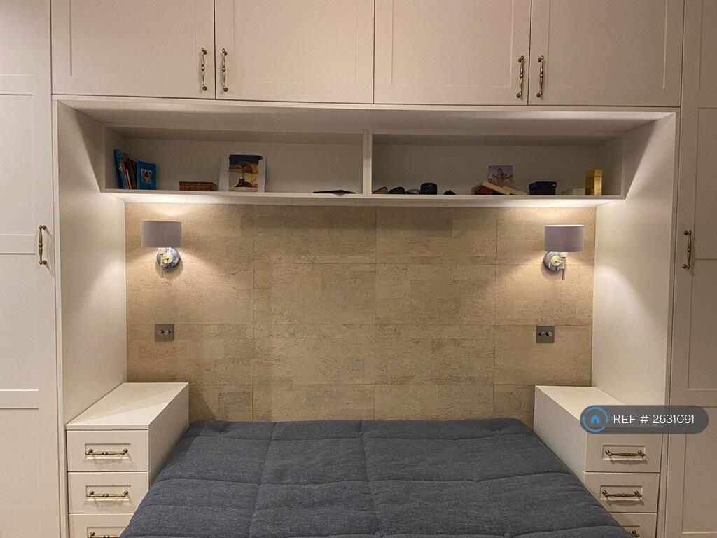 Double Bedroom 
